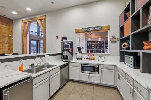 S Bed Las Brisas Apartment Homes 85